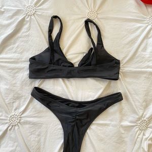 Black bikini set